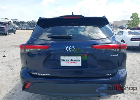 2020 Toyota Highlander Hybrid Xle z USA, uszkodzony, nr VIN 5TDGARAH6LS002440